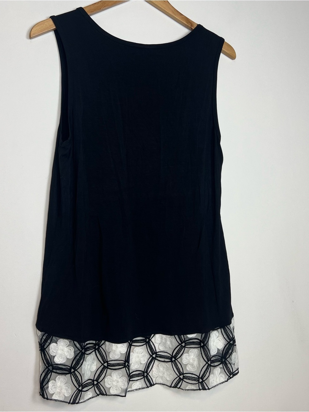Boo Radley Australia Black Tunic Tank Top Embroidered Lace Hem-Size Large - Picture 2 of 6